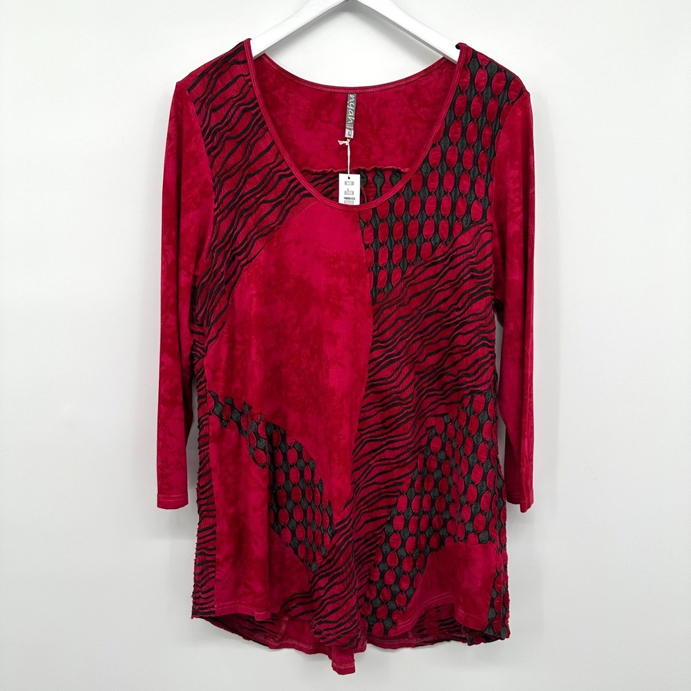 Nyah Tunic Top‎ Shirt Size Large Stretch Textured Knit Artsy Boho Patchwork Red
